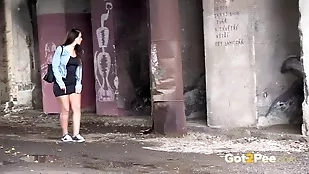 A Czech brunette urinates in a amateur big ass brunette