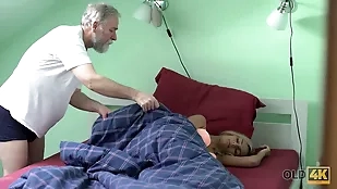 See an experienced man blowjob czech daddy