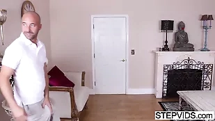 Sierra Nicole gives her big cock blowjob boyfriend