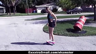 Petite skater teen enjoys big ass blowjob cumshot